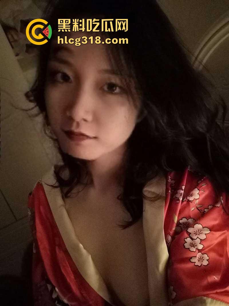 高学历健身女神【李佳怡】表面高冷实则骚气冲天，阴毛乌黑浓密性瘾强悍 淫水荡漾娇喘不断！-5